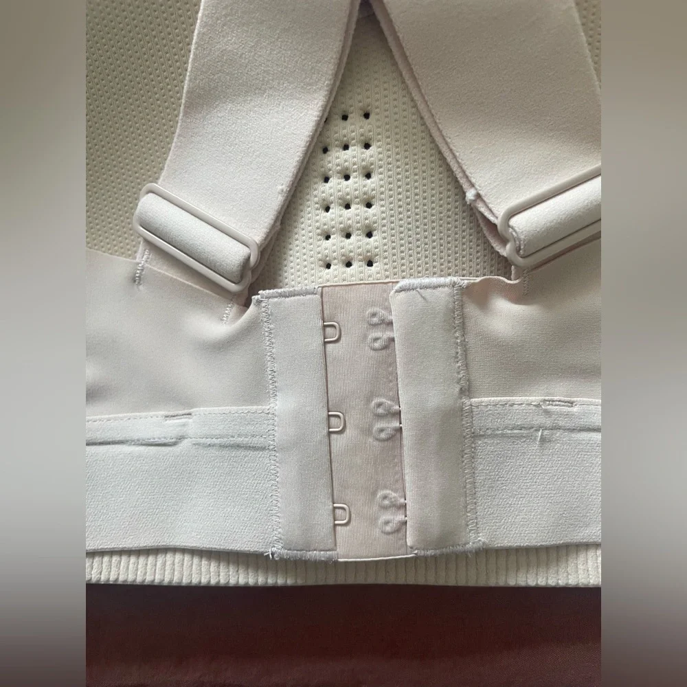 Reebok Sports Bra-NWT - Picture 4 of 7